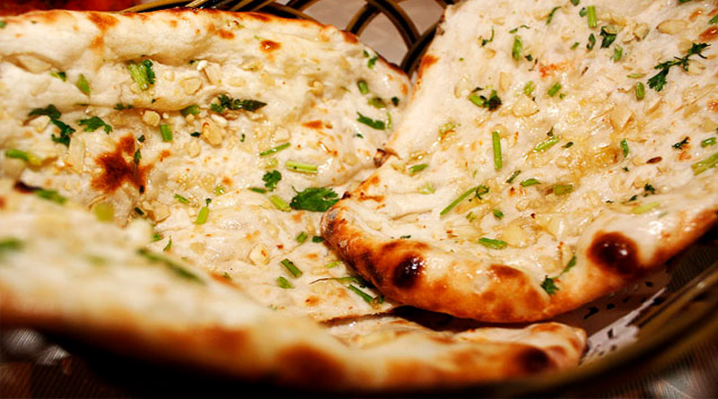 Индийски хляб Naan с чесън